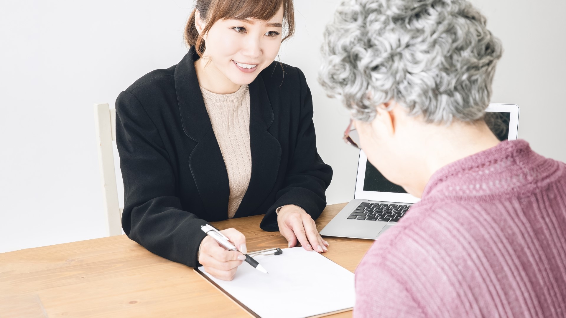 海洋散骨に必要な手続きについて