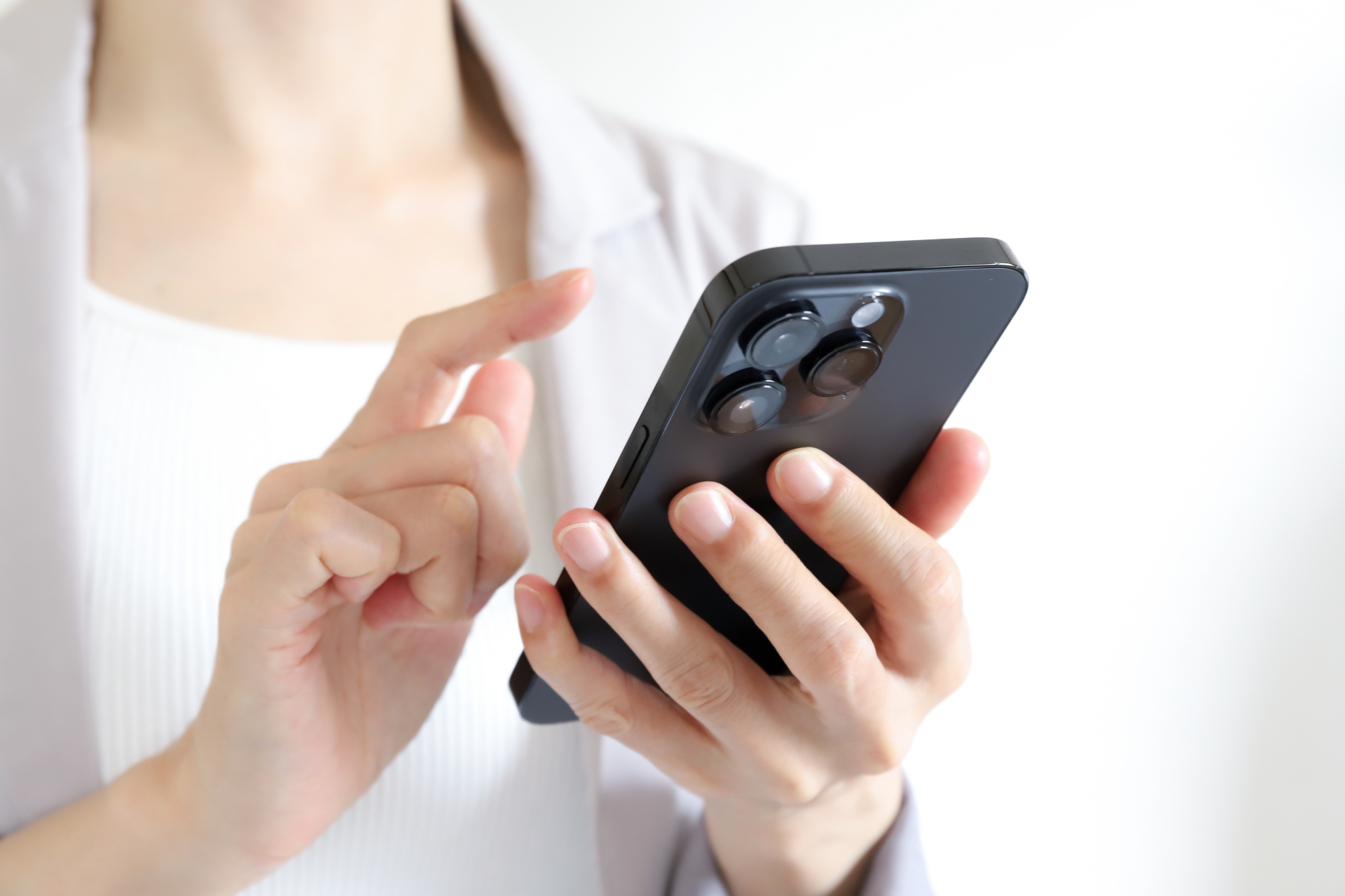 なぜ仏具や遺影の供養に郵送サービスが選ばれているのか